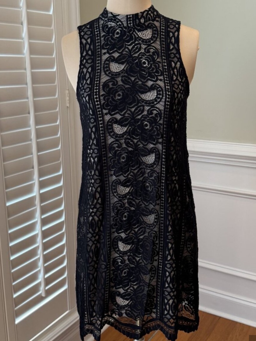 LOVE FIRE trapeze Lace Shift Dress
